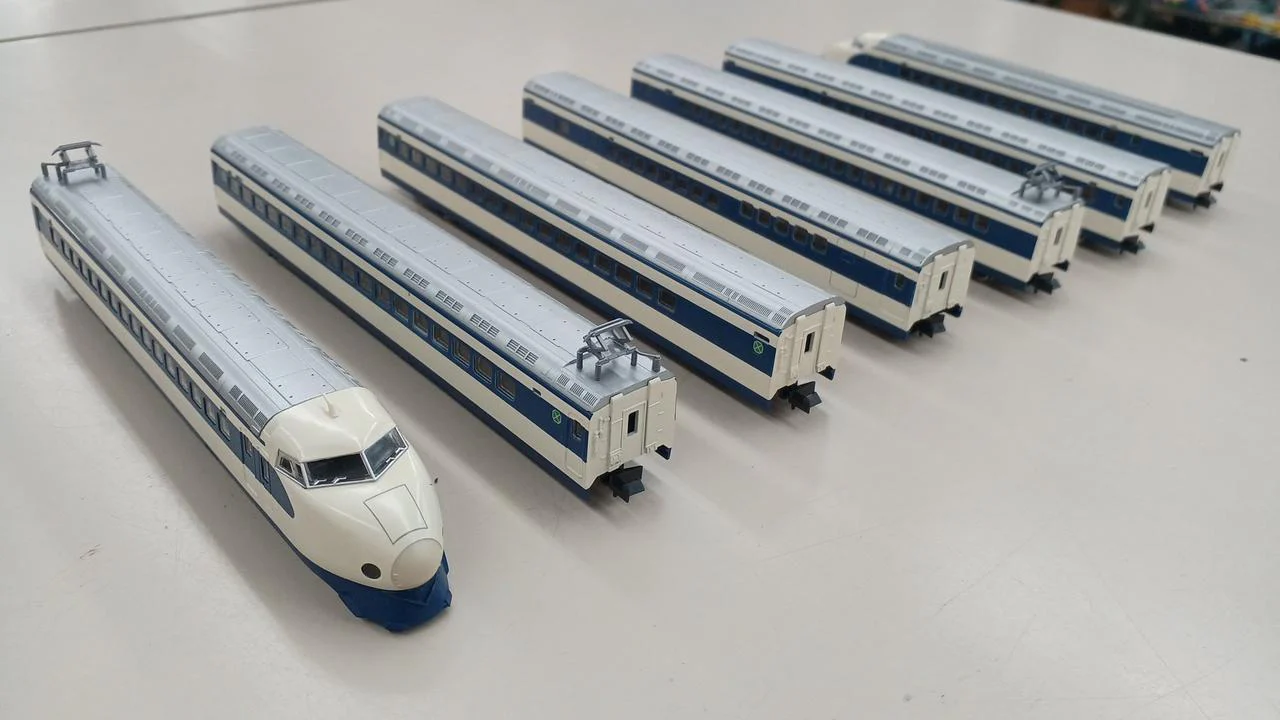 TOMIX Tokaido & Sanyo Shinkansen 7-Car Set JR 300-0 Series - Image 9