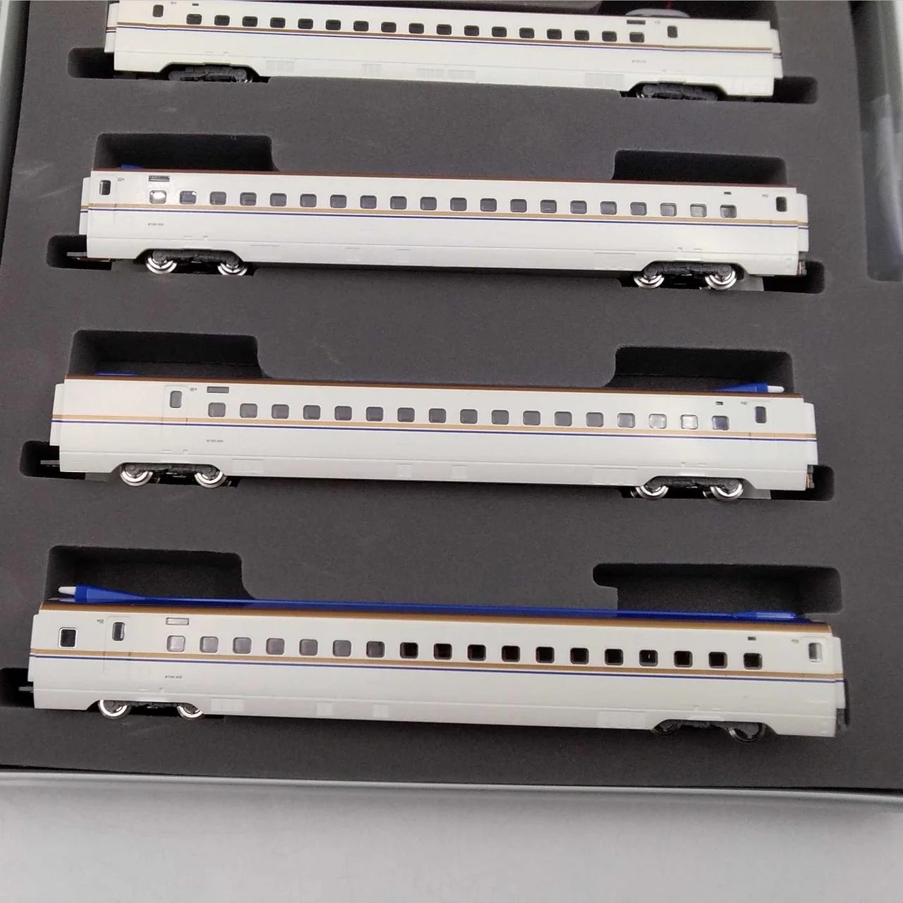 TOMIX W7 Series Hokuriku Shinkansen Set 98940 - Image 9