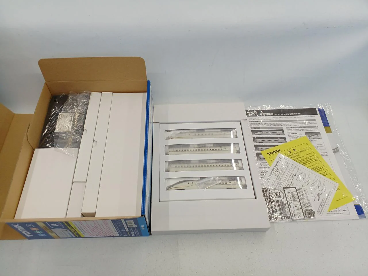 TOMIX W7 Series Kagayaki Basic Set SD 90168 - Image 2