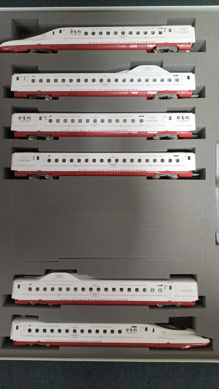 TOMIX West Kyushu Shinkansen N700S8000 Series - Image 6