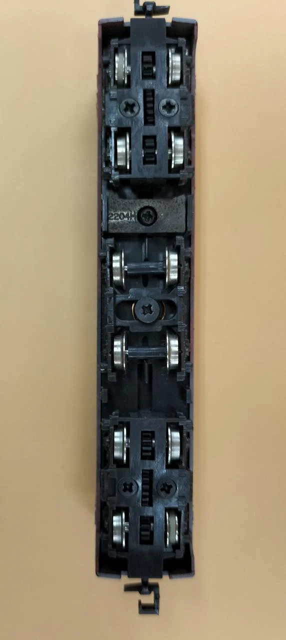 TOMY JNR DF50 Class Diesel Locomotive 2204 - Image 6