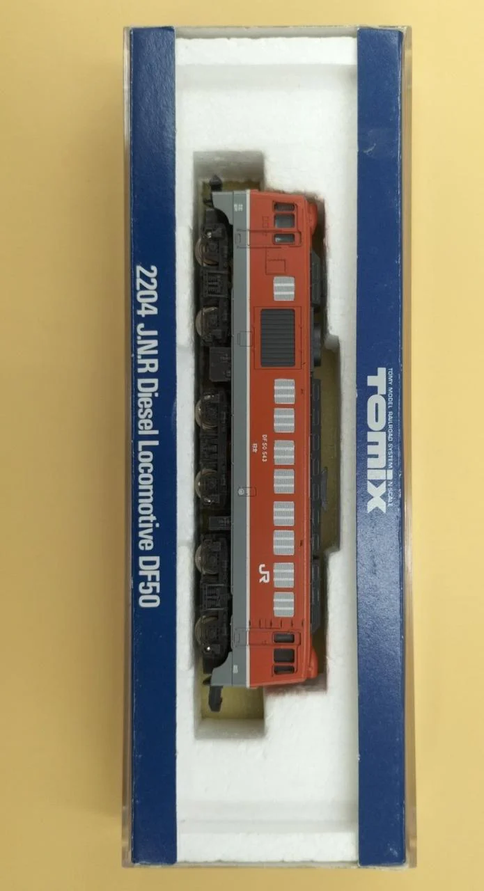 TOMY JNR DF50 Class Diesel Locomotive 2204 - Image 9