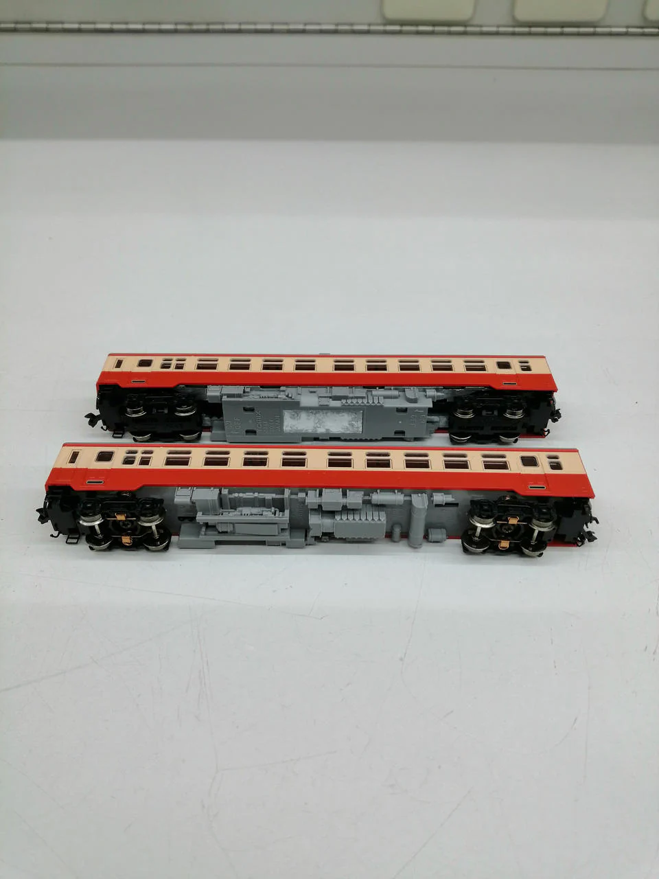 TOMY N Gauge JNR KiHa 17 Series Diesel Car 2-Car Set - Image 7
