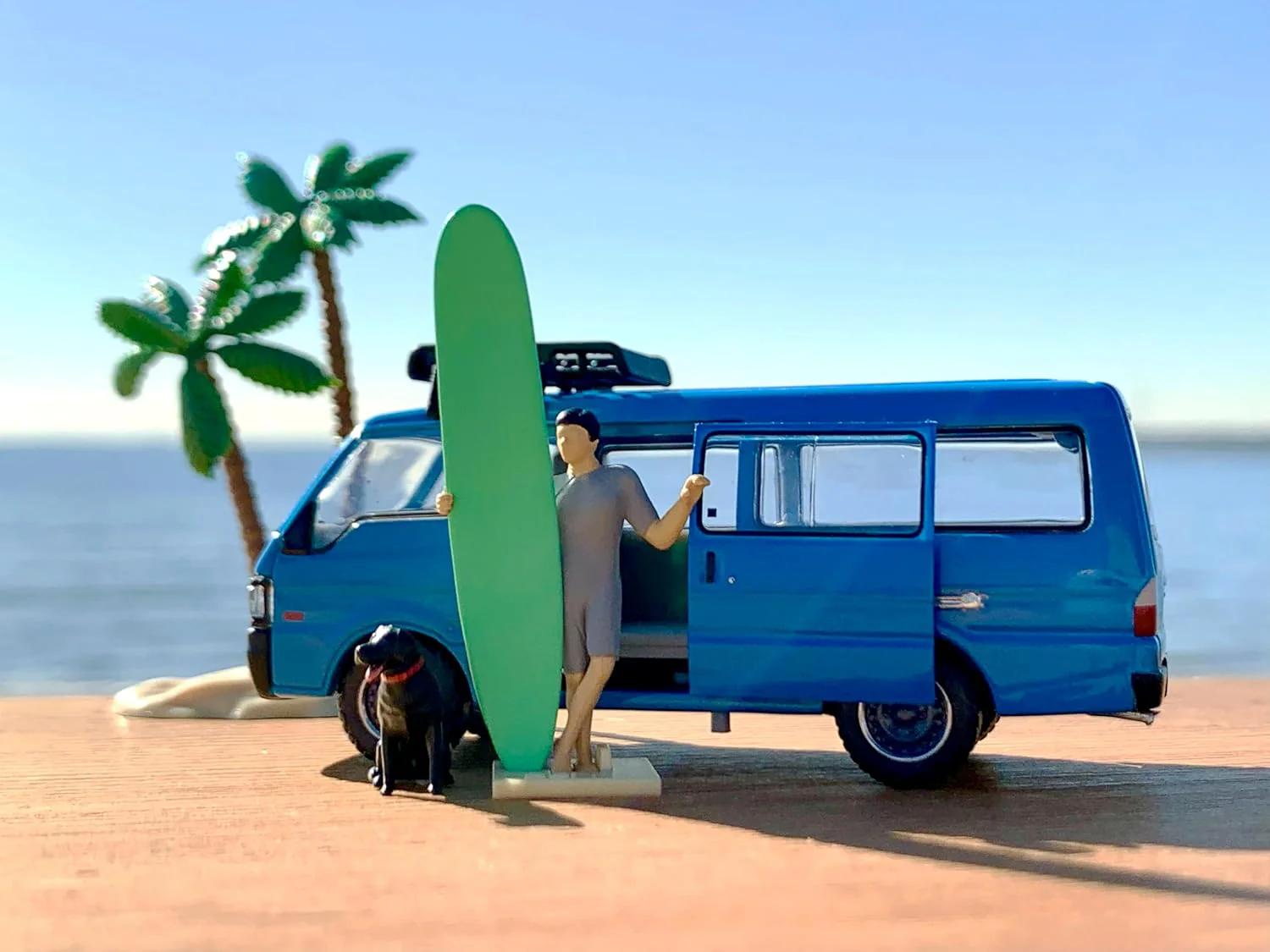TOMYTEC 330813 1/64 Diocolle 64 #CarSnap 19b Surfing 2 (Mazda Bongo Brawny included) - Image 3