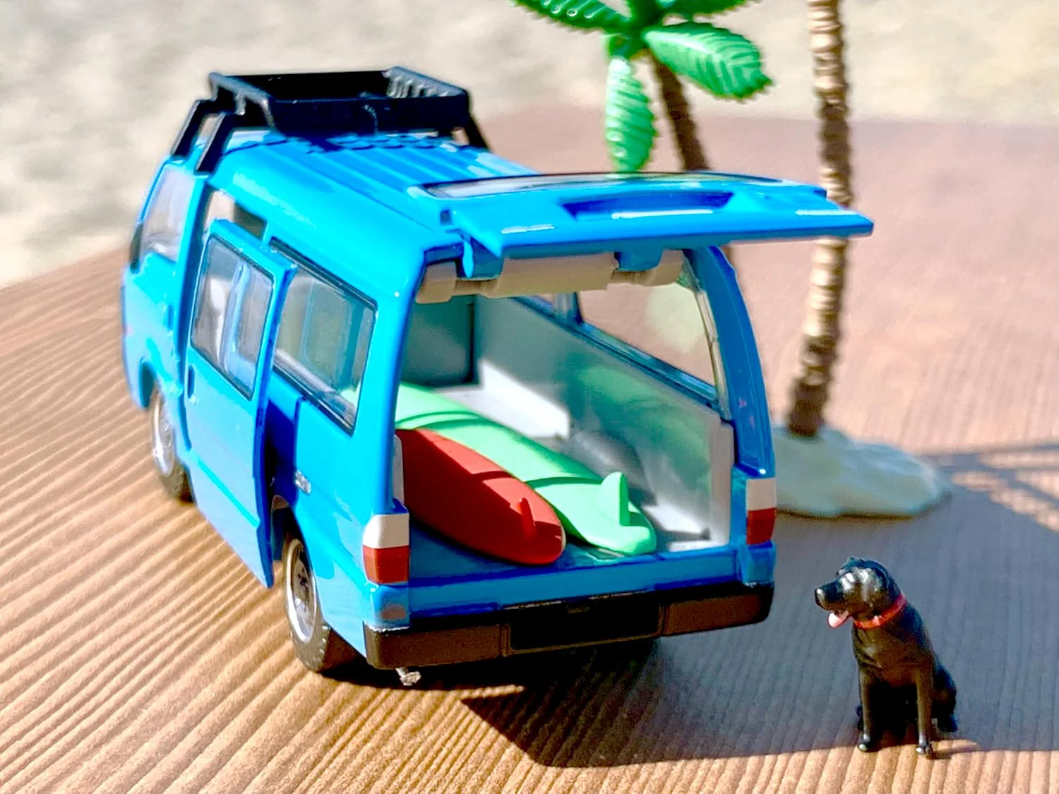 TOMYTEC 330813 1/64 Diocolle 64 #CarSnap 19b Surfing 2 (Mazda Bongo Brawny included) - Image 4