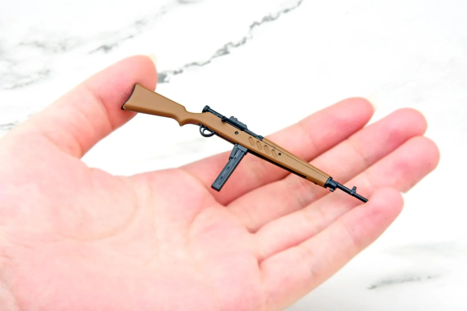 TOMYTEC LA-YS03 1/12 Little Armory Saga of Tanya the Evil Tanya MKMS Submachine Gun - Image 7