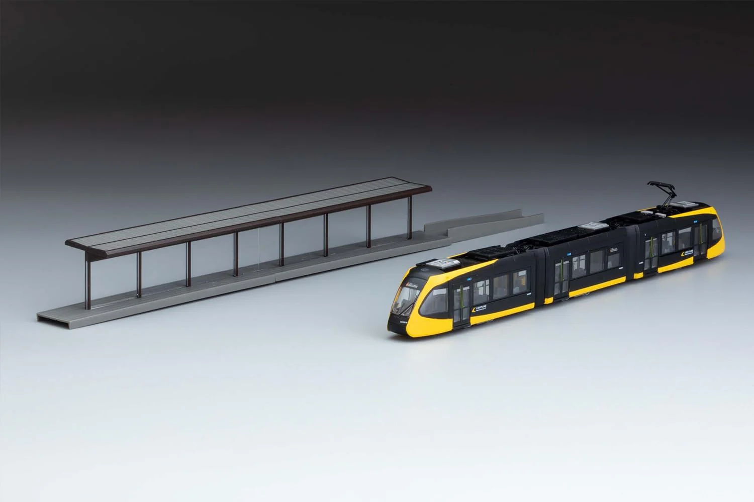 TOMYTEC (N Gauge) Railway Collection Utsunomiya Light Rail HU300 Series HU302 LIGHTLINE - Image 4