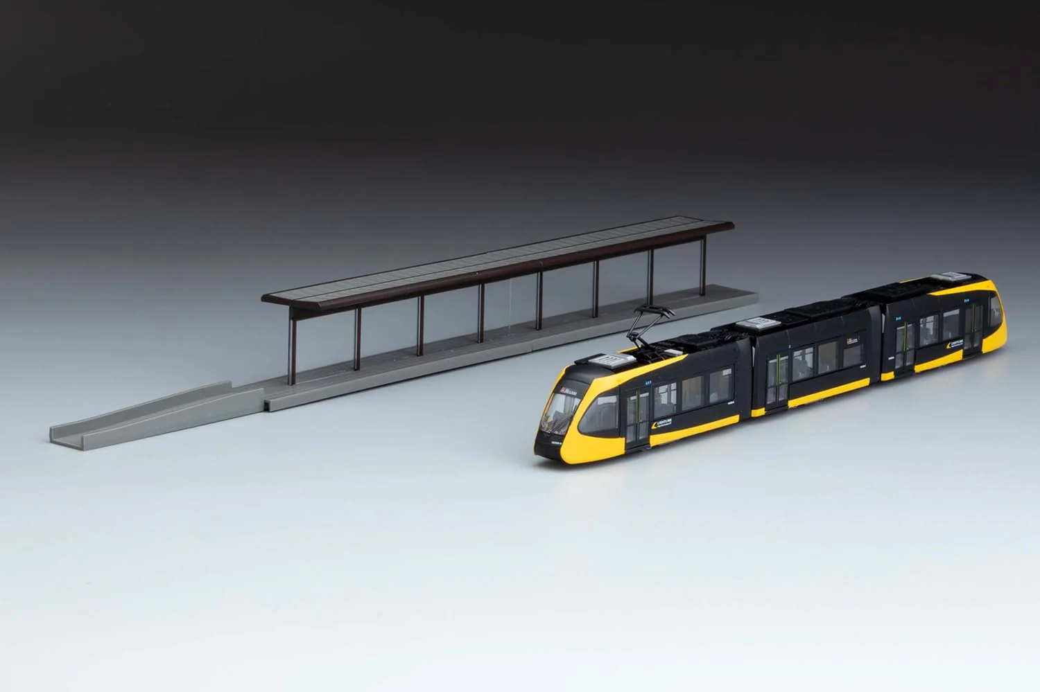 TOMYTEC (N Gauge) Railway Collection Utsunomiya Light Rail HU300 Series HU302 LIGHTLINE - Image 5