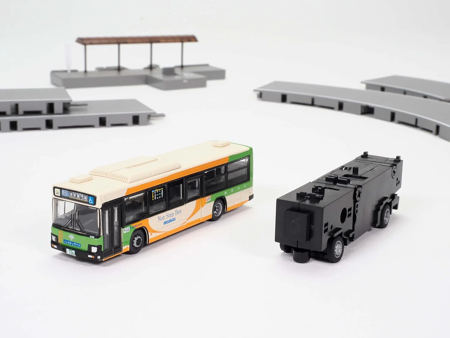 TOMYTEC The Bus Collection The Moving Bus System Basic Set A4 Isuzu Erga (Tokyo Metropolitan Bureau of Transportation Specification) - Image 5