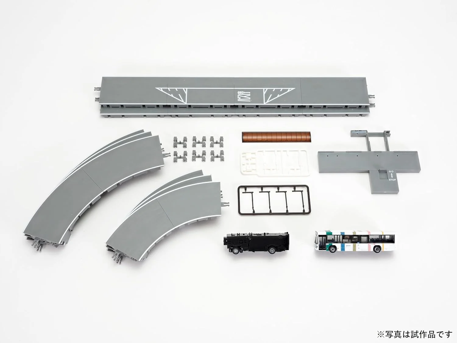 TOMYTEC The Bus Collection The Moving Bus System Basic Set A5 Isuzu Erga (Nishi-Nippon Railroad Specification) - Image 3