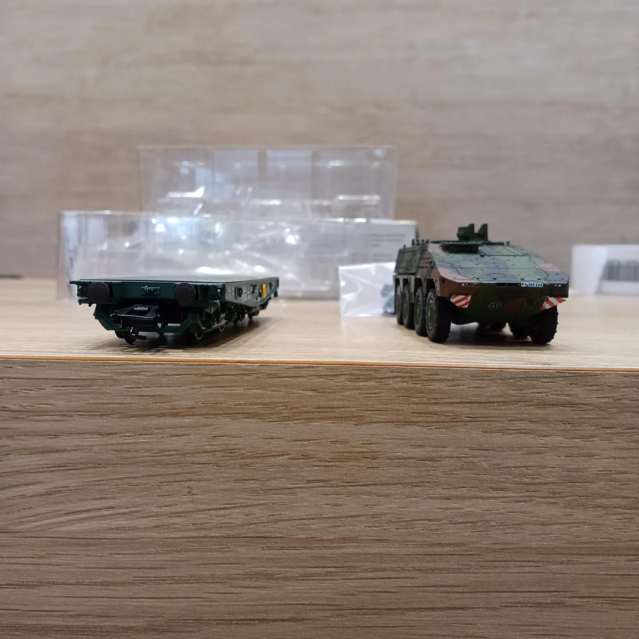 TRIX Nゲージ 24224 Heavy Duty Flat Car - Image 8