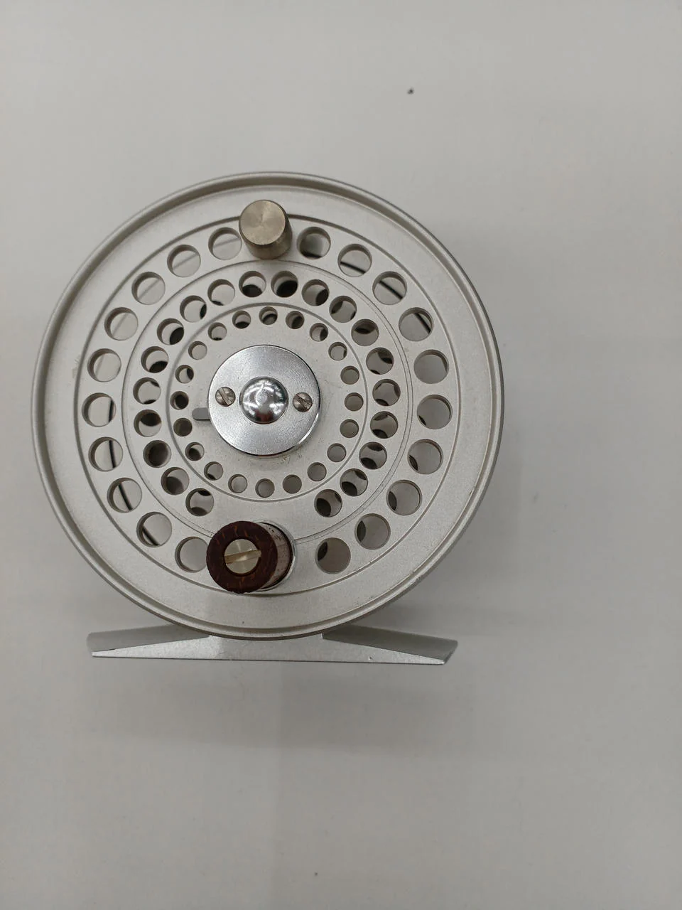 UFM Ueda Cantata Fly Reel 2200 - Image 2