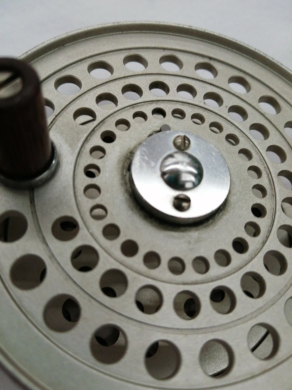 UFM Ueda Fly Reel Cantata 2350 - Image 8