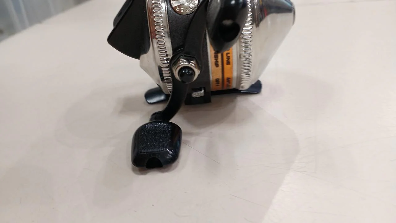 ZEBCO Old Reel 33 SPINCAST - Image 3